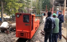 我廠的礦用電機車邁出國門，走向非洲。