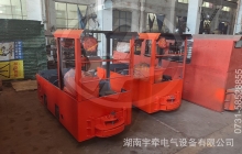 2.5噸蓄電池湘潭電機車裝車發(fā)貨